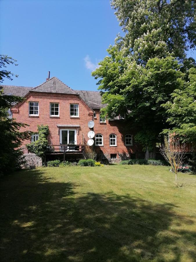 Gutshaus Daemelow Tussen Schwerin En Wismar Exterior foto