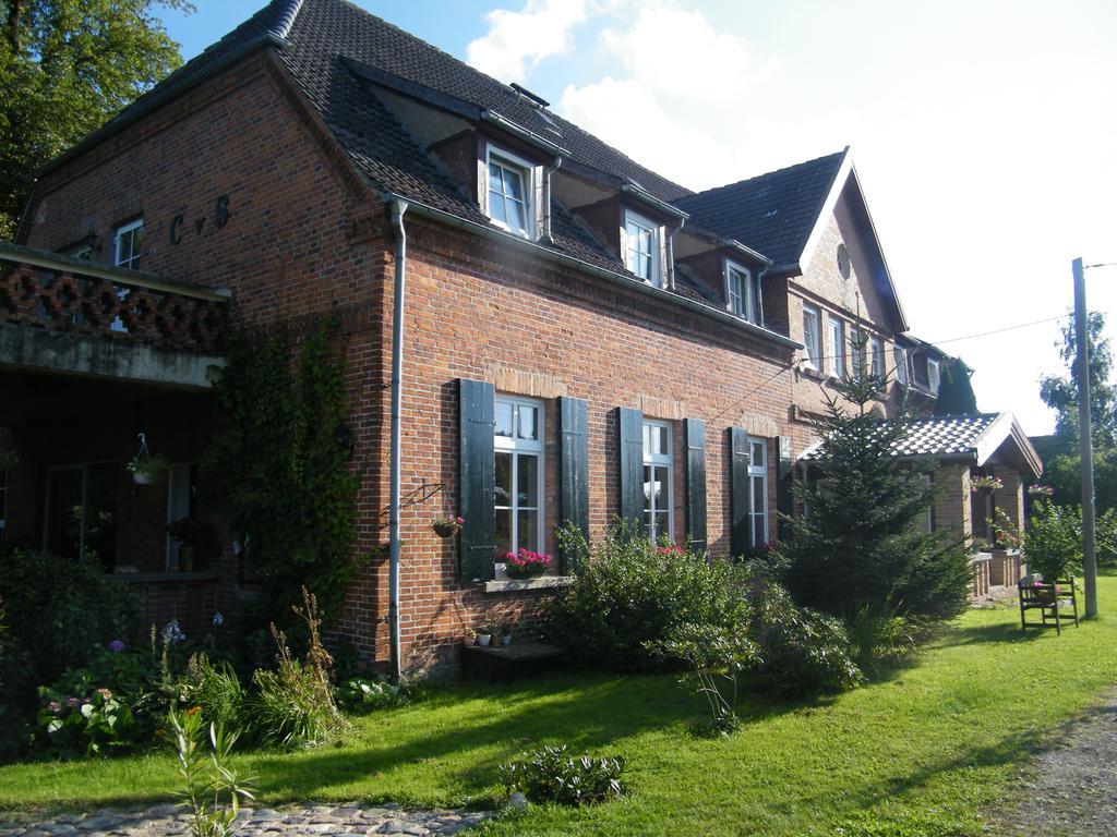 Gutshaus Daemelow Tussen Schwerin En Wismar Exterior foto