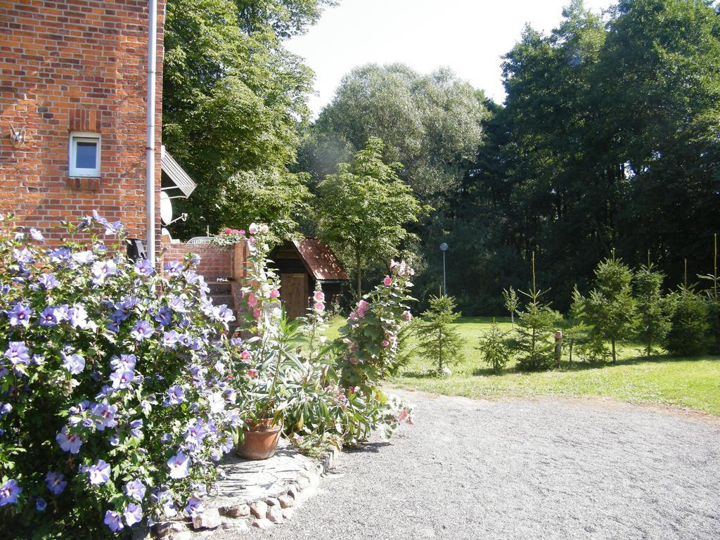 Gutshaus Daemelow Tussen Schwerin En Wismar Exterior foto